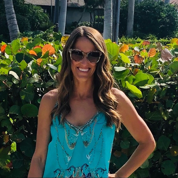 Meet your Posher, Lauren - Picture 2 of 5